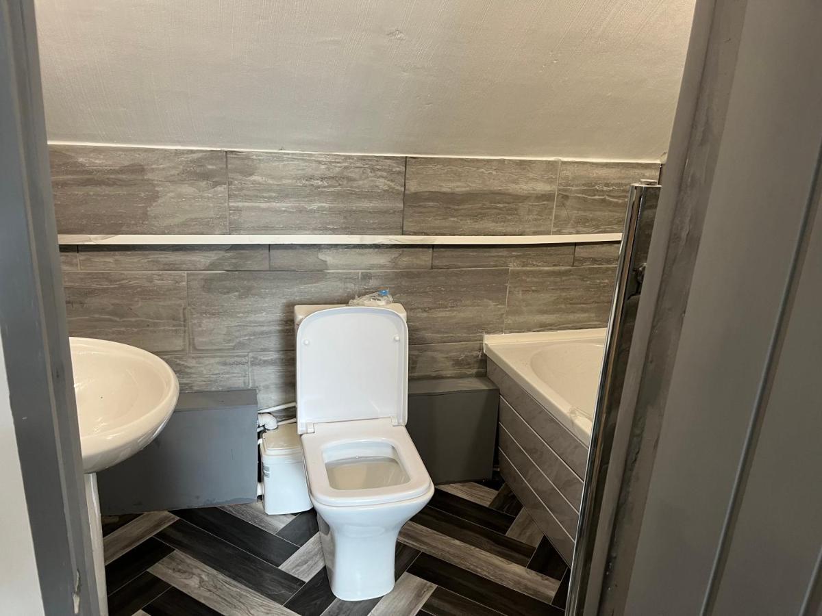 Budget Double En-Suite Bedroom Sheffield Extérieur photo
