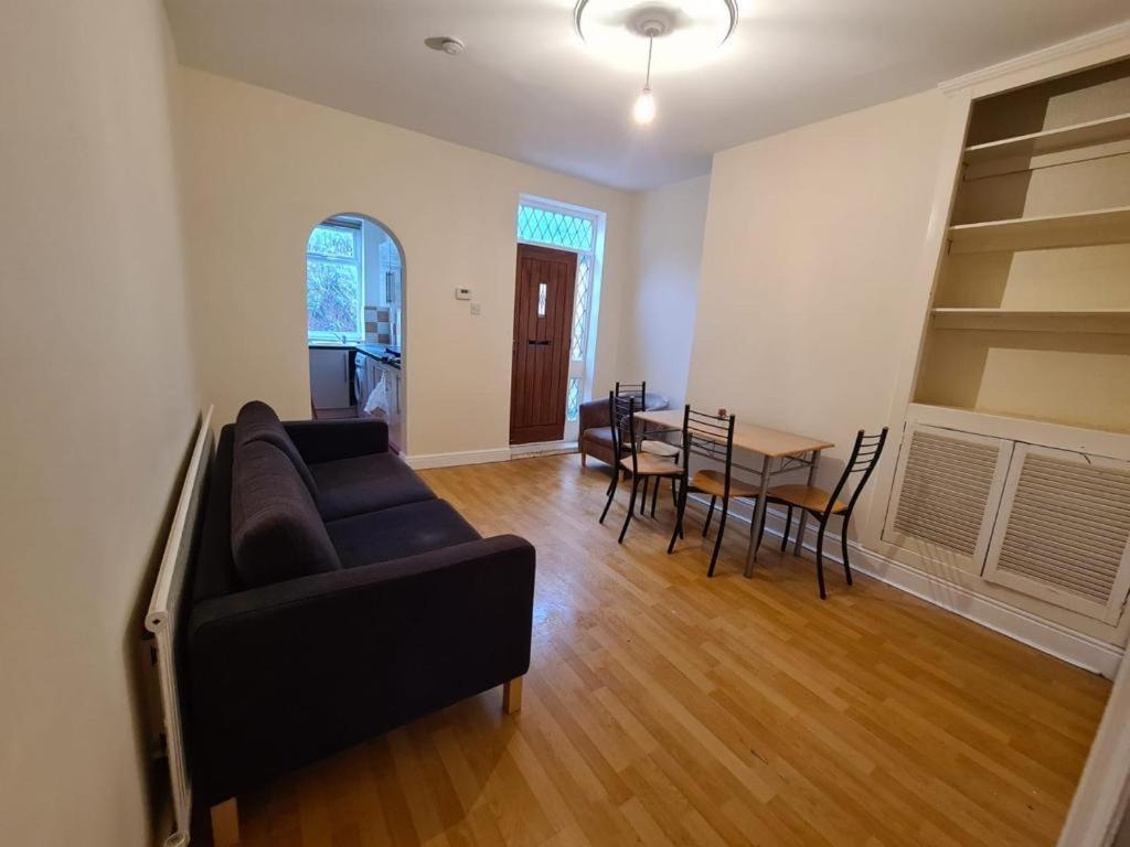 Budget Double En-Suite Bedroom Sheffield Extérieur photo